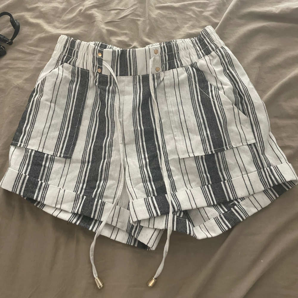 NY steps shorts never worn